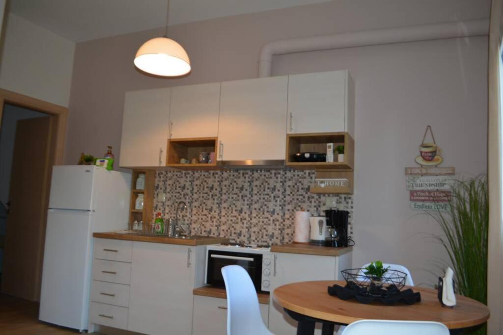 Marieli Apartment Perama  Екстер'єр фото