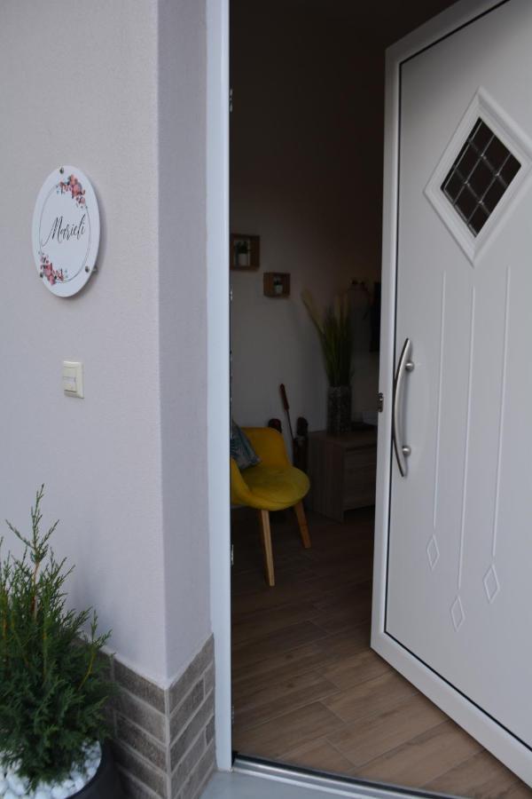 Marieli Apartment Perama  Екстер'єр фото